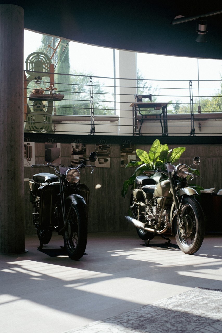 Salone del Mobile e moto d’epoca, il design si rimette in moto